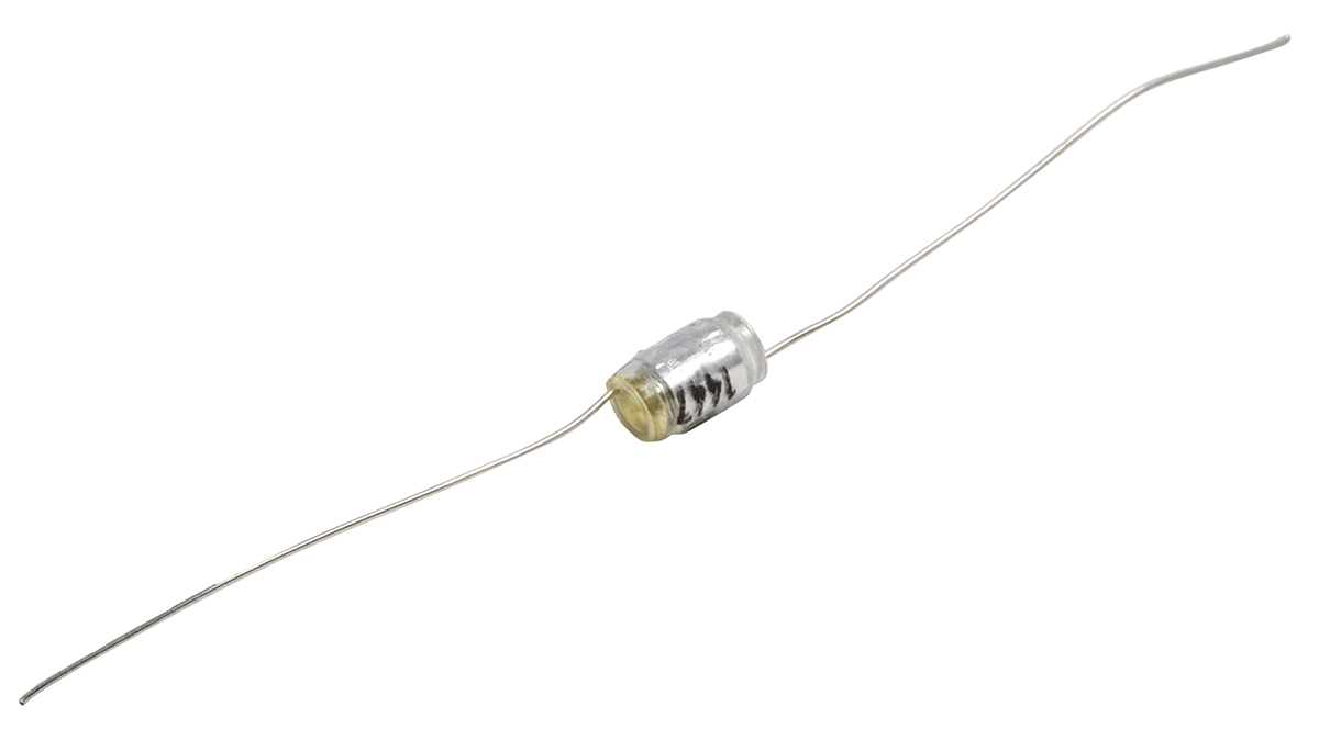 RS PRO Polystyrene Film Capacitor, 160V dc, ±3.03%, 33pF, Through Hole