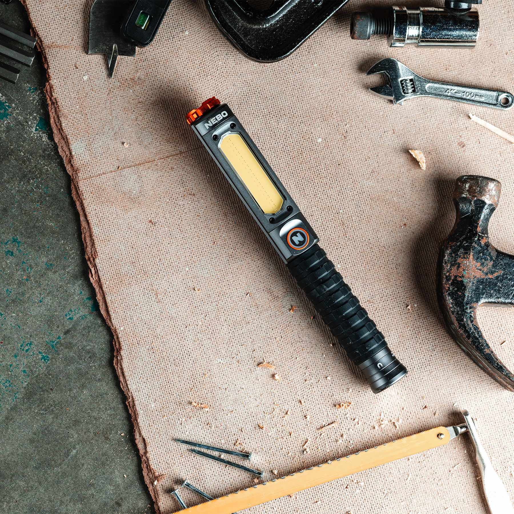 NEBO Big Larry Pro LED Safety Torch Grey - Rechargeable 600 lumens, 197 mm