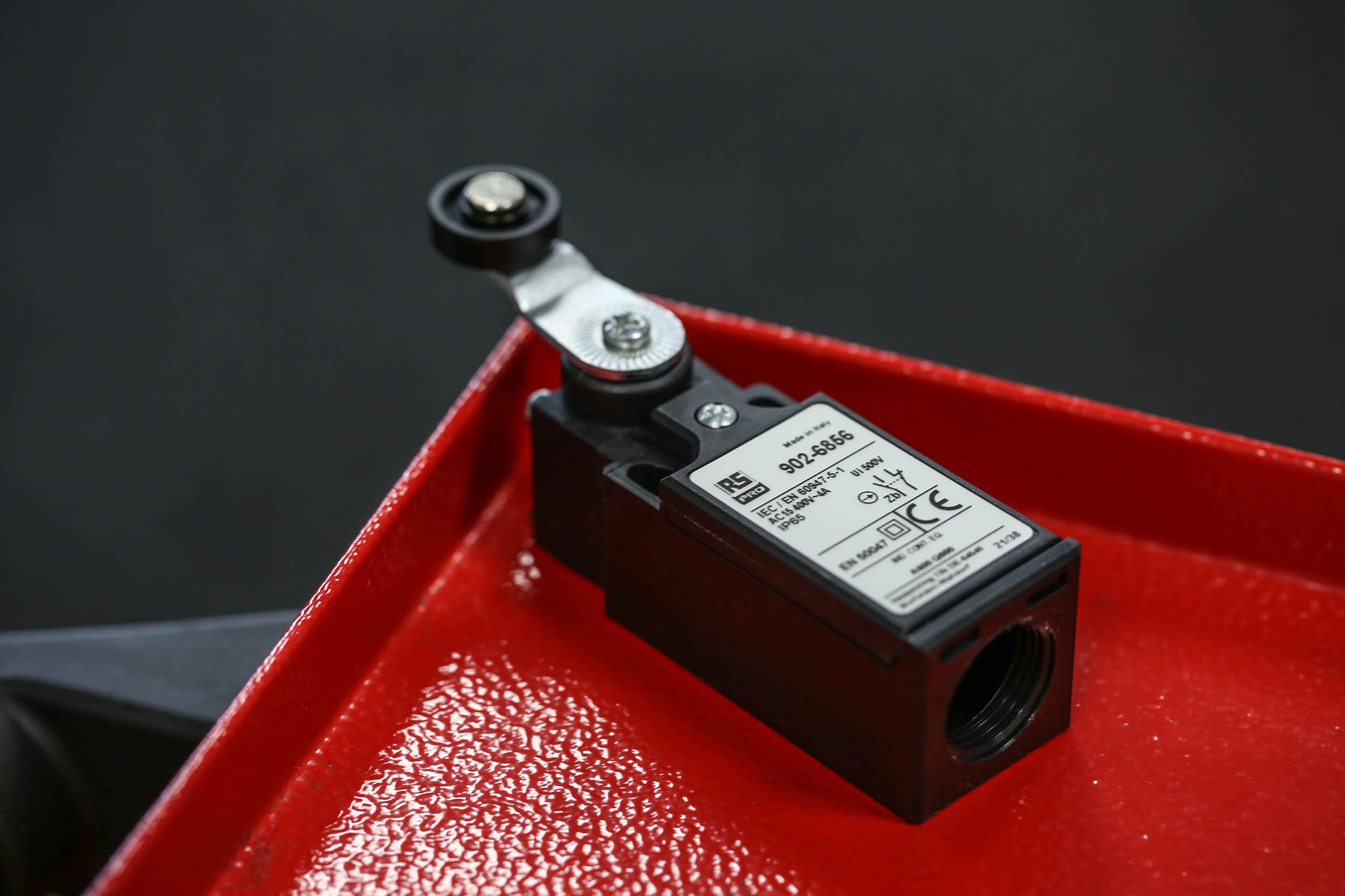 RS PRO Roller Lever Limit Switch, NO/NC, IP65, DPST, Thermoplastic Housing, 400V ac Max, 4A Max