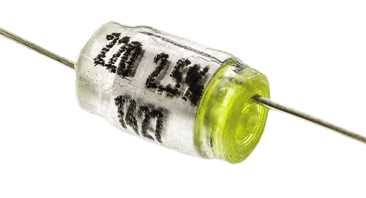 RS PRO Polystyrene Film Capacitor, 160V dc, ±2.5%, 220pF, Through Hole