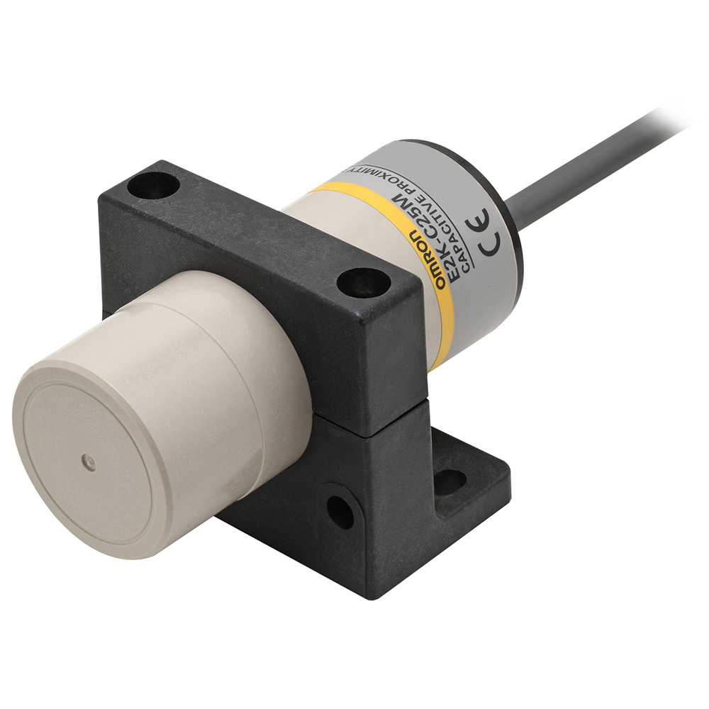Omron Capacitive Smooth Barrel Proximity Sensor, 25 mm Detection, PNP NC, 10 → 40 V dc